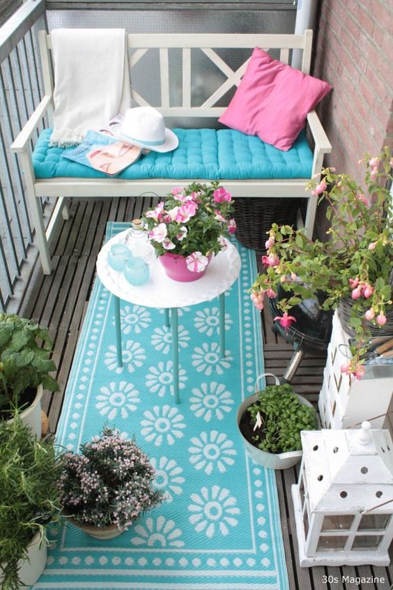 balcon tapis banc coussin turquoise